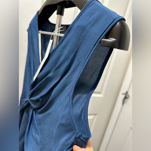 BloomChic Plus Size Supersoft Essentials Plain V Neck Twist Front Tank Top - Picture 3 of 6